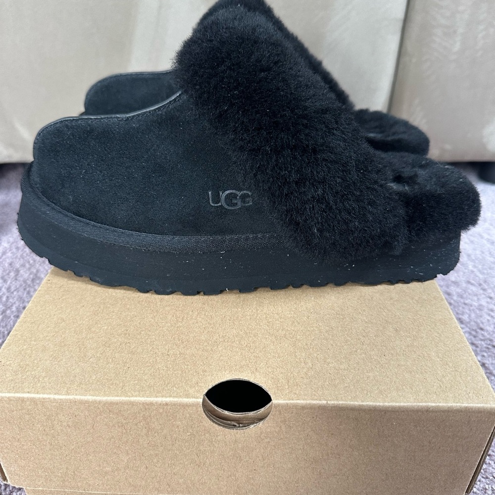 Women’s UGGS Disquette Black Platform Slippers-Size US Women’s 10